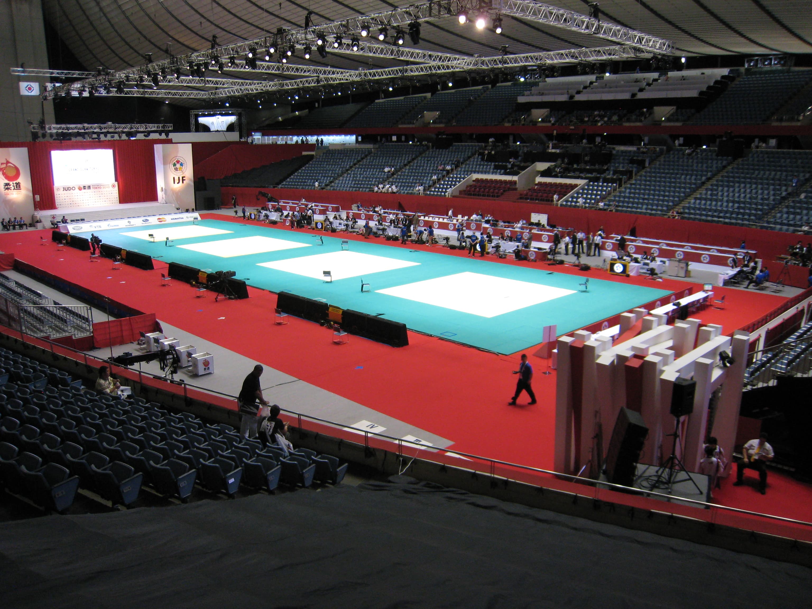 Riley Huntley (Huntley Photography), CC BY-SA 3.0 <https://creativecommons.org/licenses/by-sa/3.0>, via Wikimedia Commons hero-background